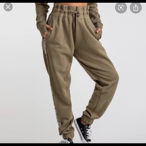 ISO GYMSHARK OVERSIZED JOGGERS IN KHAKI - Picture 2 of 2